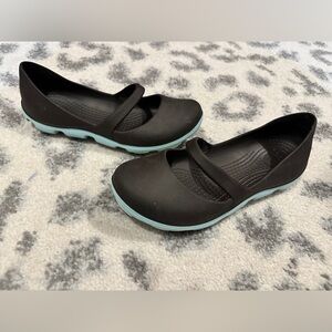 Crocs Mary Jane Strap Slip On Shoes Size 7 Brown Mint